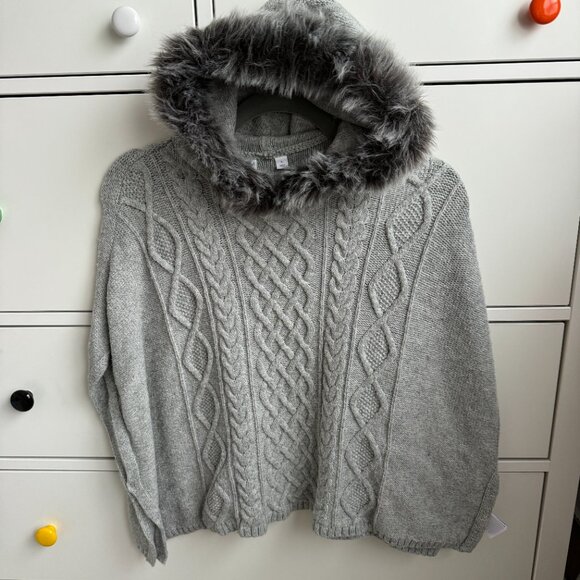 GAP kids grey knitted poncho with faux fur hood - Picture 8 of 10